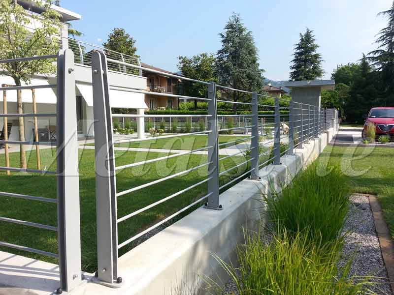 recinzioni-01-1 ringhiera in ferro da esterno-ringhiera zincata e verniciata- recinzione in metallo